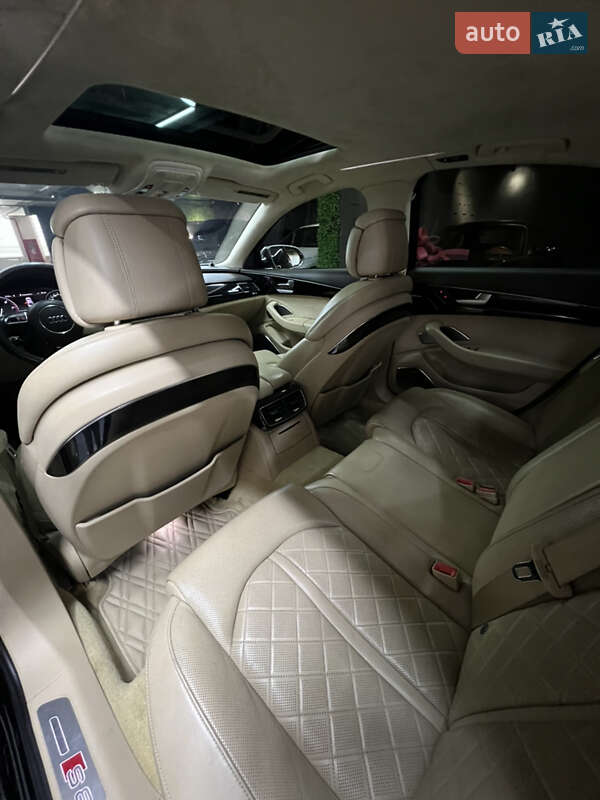 Седан Audi S8 2016 в Одессе