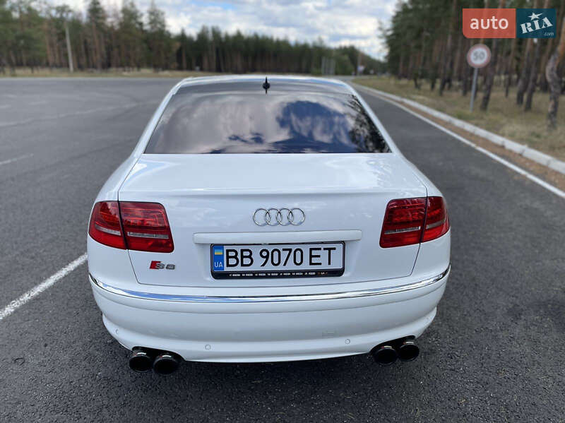 Седан Audi S8 2008 в Одессе