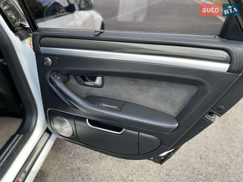 Седан Audi S8 2008 в Одессе