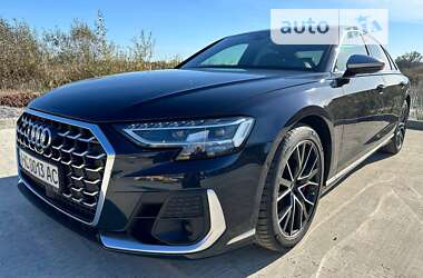 Седан Audi S8 2022 в Червонограде