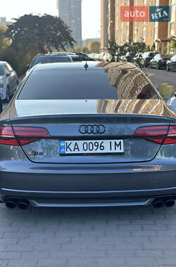 Седан Audi S8 2014 в 