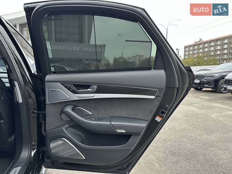 Седан Audi S8 2015 в Києві