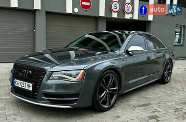 Седан Audi S8 2012 в Чернігові