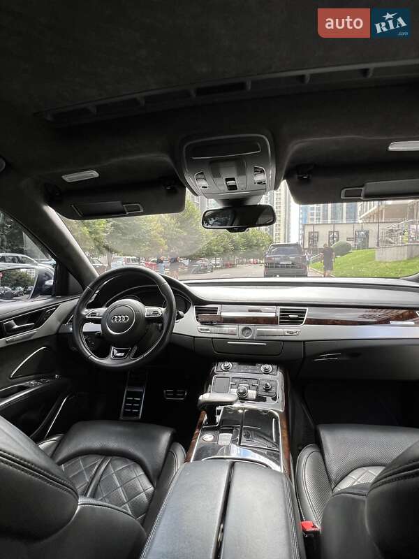 Седан Audi S8 2012 в Києві