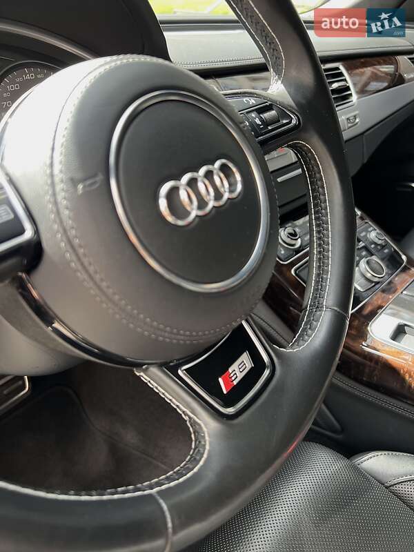 Седан Audi S8 2012 в Києві
