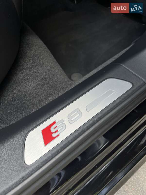 Седан Audi S8 2012 в Києві