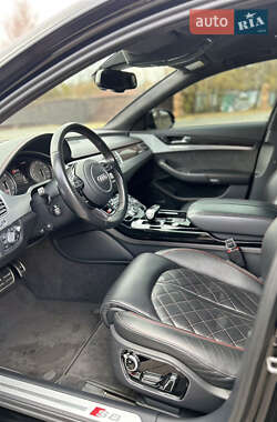 Седан Audi S8 2017 в 