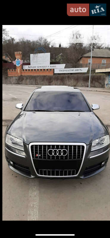 Седан Audi S8 2007 в Лубнах
