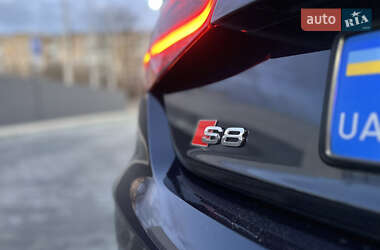 Седан Audi S8 2012 в Кривом Роге