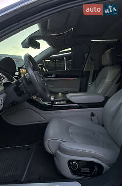Седан Audi S8 2012 в Кривом Роге