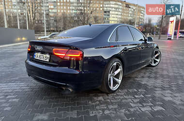 Седан Audi S8 2012 в Кривом Роге