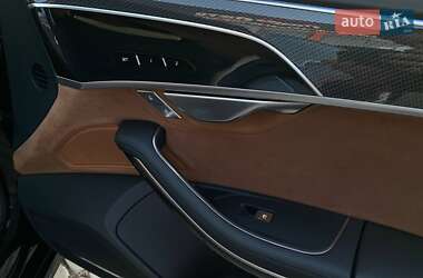 Седан Audi S8 2019 в 