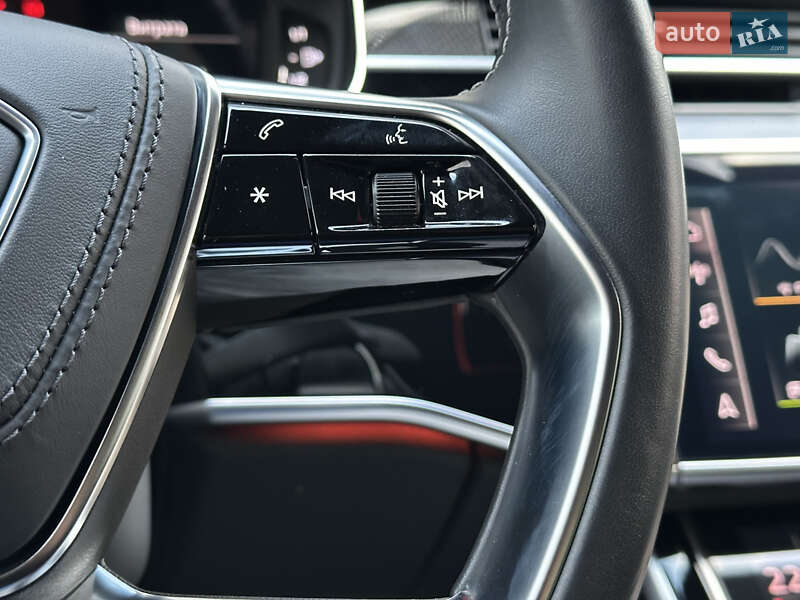 Седан Audi S8 2021 в Києві