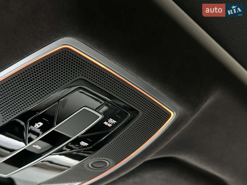 Седан Audi S8 2021 в Києві