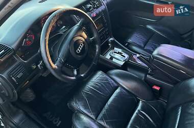 Седан Audi S8 2000 в 