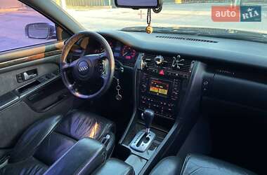 Седан Audi S8 2000 в 