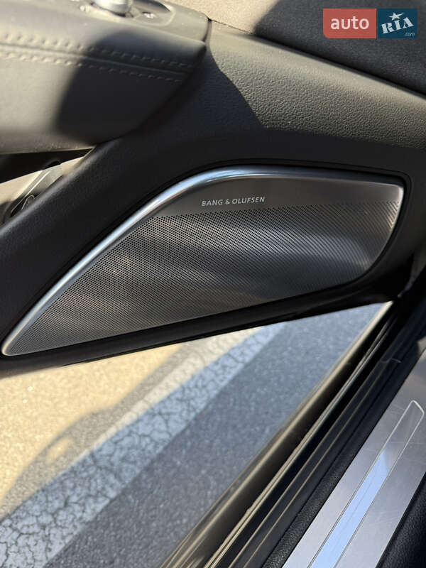 Седан Audi S8 2016 в Киеве фото 13 Седан Audi S8 2016 в Киеве