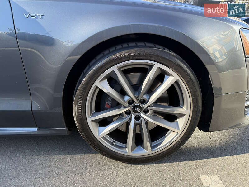 Седан Audi S8 2016 в Киеве фото 10 Седан Audi S8 2016 в Киеве