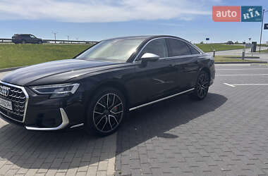 Седан Audi S8 2022 в 