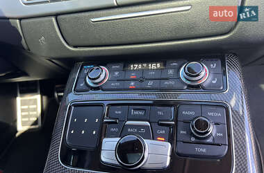 Седан Audi S8 2012 в 