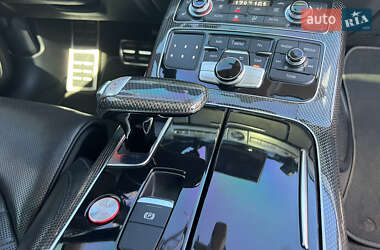 Седан Audi S8 2012 в 