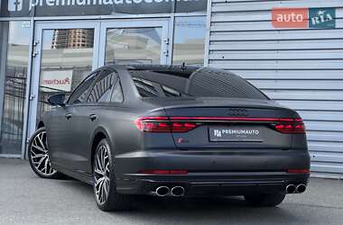 Седан Audi S8 2022 в 