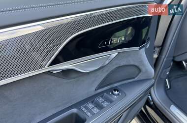 Седан Audi S8 2022 в 
