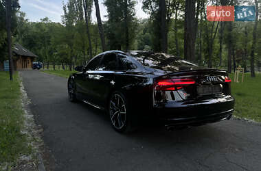 Седан Audi S8 2017 в 