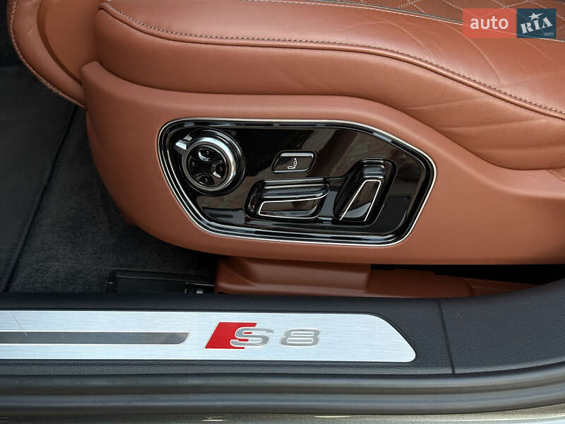 Седан Audi S8 2016 в Одессе