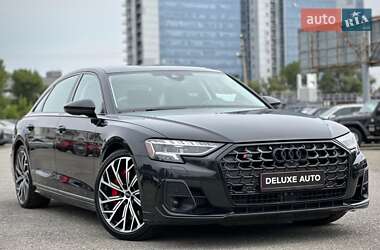 Седан Audi S8 2022 в 