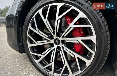 Седан Audi S8 2022 в 