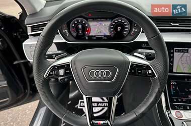 Седан Audi S8 2022 в 