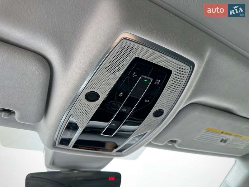 Седан Audi S8 2022 в Киеве