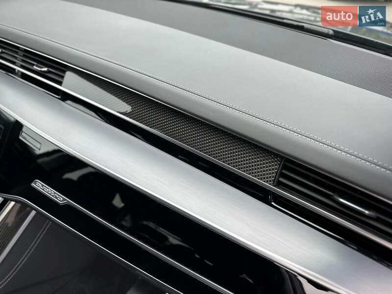Седан Audi S8 2022 в Киеве