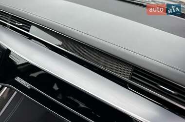 Седан Audi S8 2022 в 