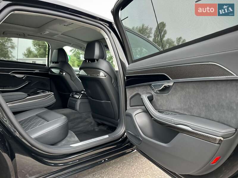 Седан Audi S8 2022 в Киеве