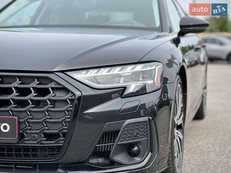 Седан Audi S8 2022 в Киеве