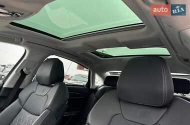Седан Audi S8 2022 в 