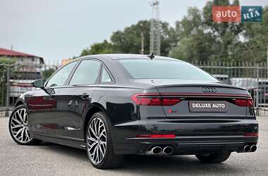 Седан Audi S8 2022 в 