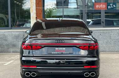 Седан Audi S8 2025 в 