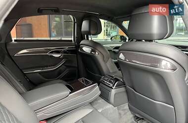 Седан Audi S8 2025 в 