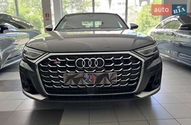 Седан Audi S8 2024 в 