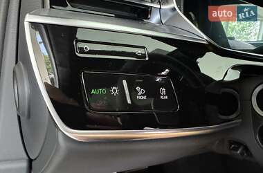 Седан Audi S8 2024 в 