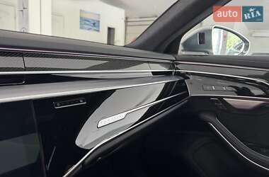 Седан Audi S8 2024 в 