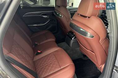 Седан Audi S8 2024 в 