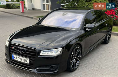 Седан Audi S8 2016 в 