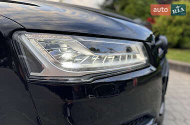 Седан Audi S8 2016 в 