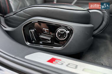 Седан Audi S8 2016 в 