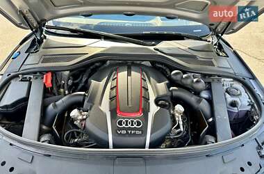 Седан Audi S8 2015 в 