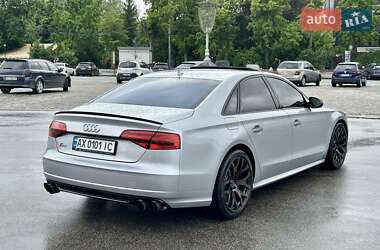 Седан Audi S8 2015 в 